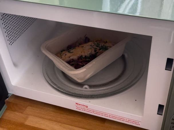 A Calo meal in the microwave